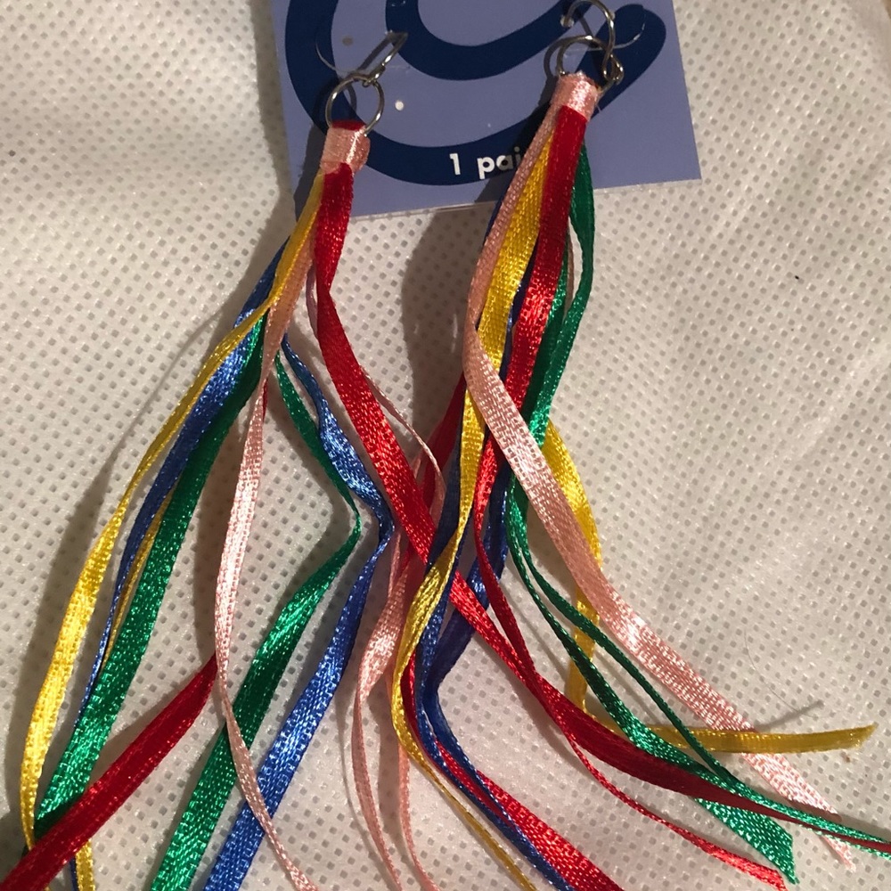 BNWT Claire's Ribbon Earrings